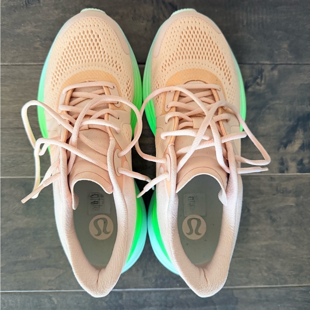 lululemon Women’s Blissfeel Running Shoes Peach and Neon Green Size 7